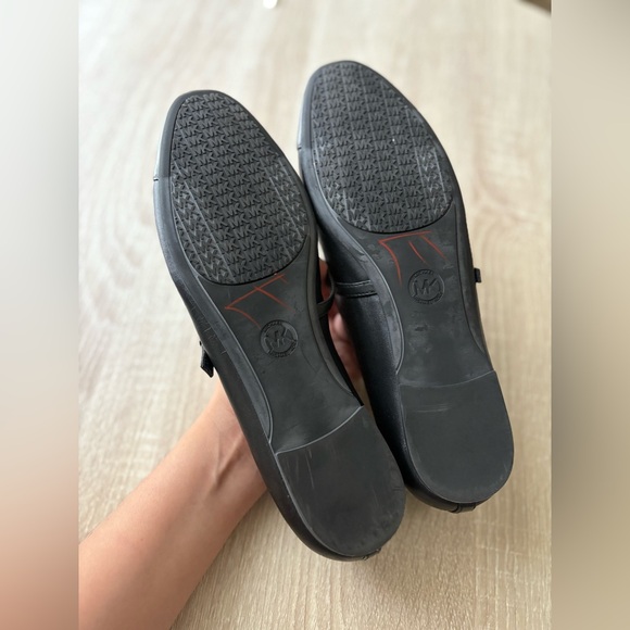 Michael Kors Mae Black Leather Ballet Flats Flex Mary Jane Classic Buckle Sz 9.5 - Picture 15 of 16